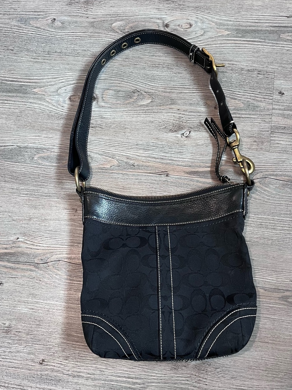 Vintage Coach Shoulder bag with classic black signature C's